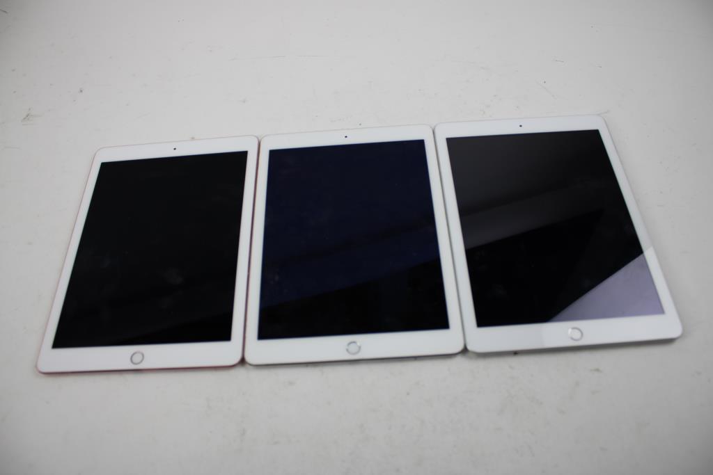Apple IPad Bulk Lot, 3 Pieces, Sold For Parts