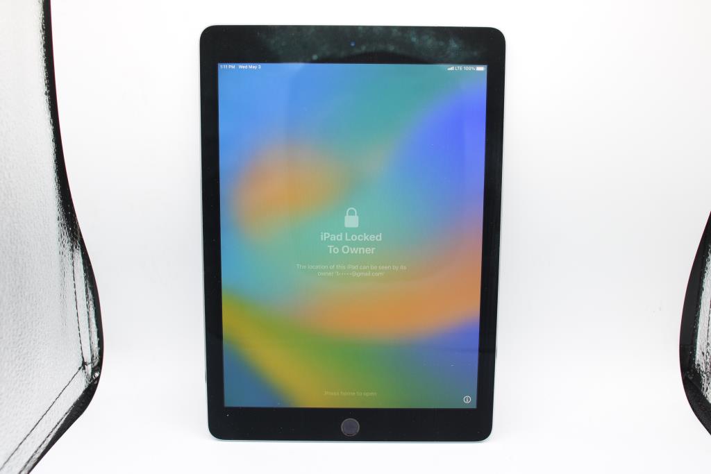 Apple IPad Pro (9.7inch), 128GB, Unknown Carrier, Locked To Owner