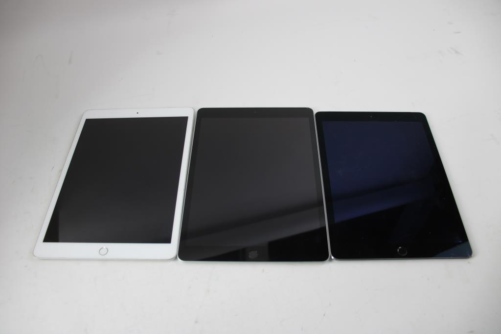 Apple IPads Bulk, 3 Pieces, Sold For Parts