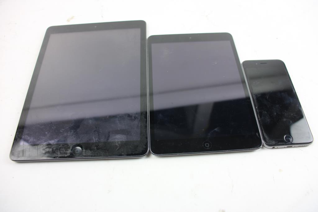 Apple IPhone And IPad Lot, 3 Pieces, Sold For Parts Property Room