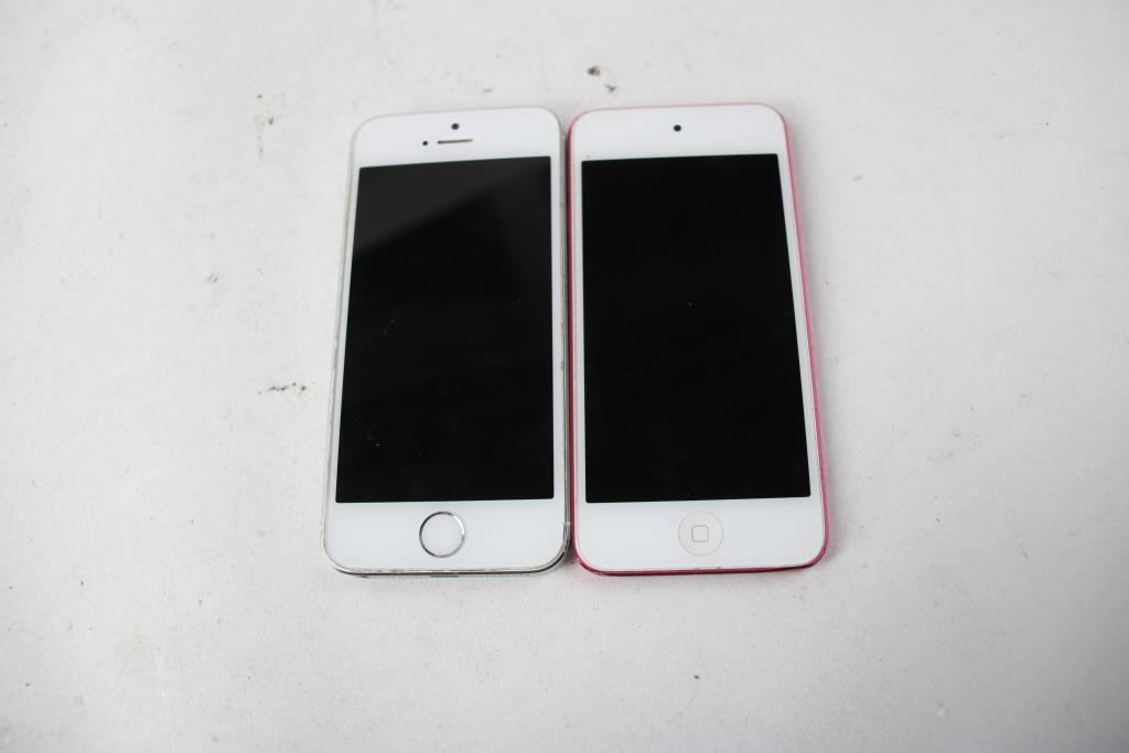 Apple IPhone And IPod, 2 Pieces, Sold For Parts