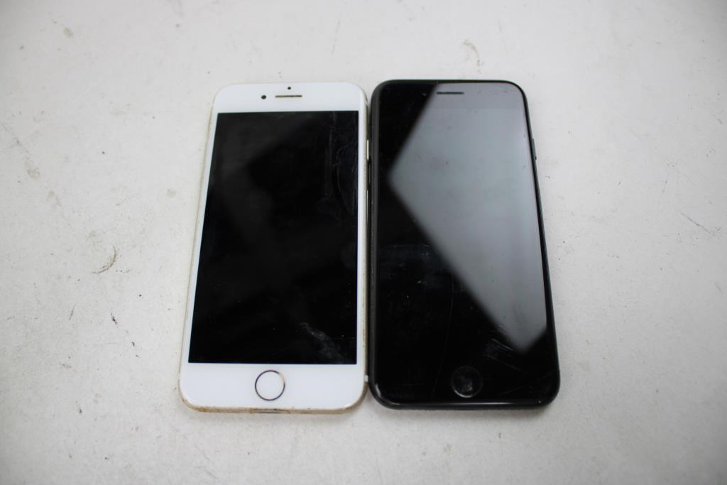 Apple IPhone Lot, 2 Pieces, Sold For Parts