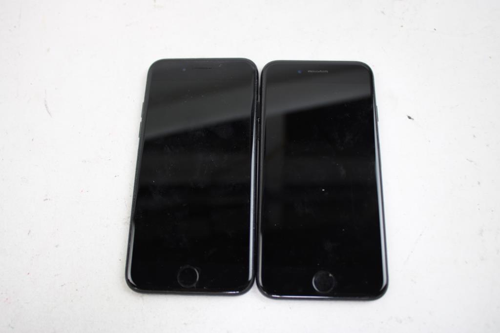 Apple IPhone Lot, 2 Pieces  Sold For Parts
