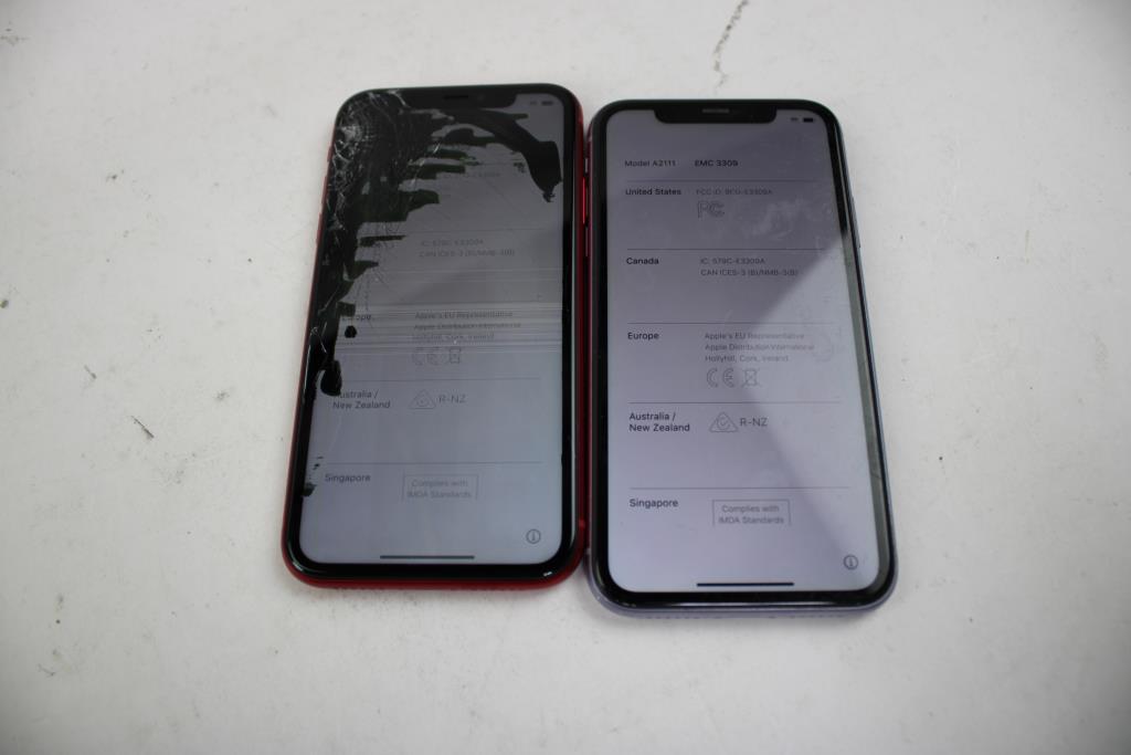 Apple IPhone Lot, 2 Pieces, Sold For Parts