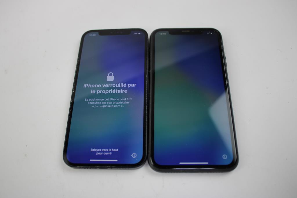 Apple IPhone Lot, 2 Pieces, Sold For Parts