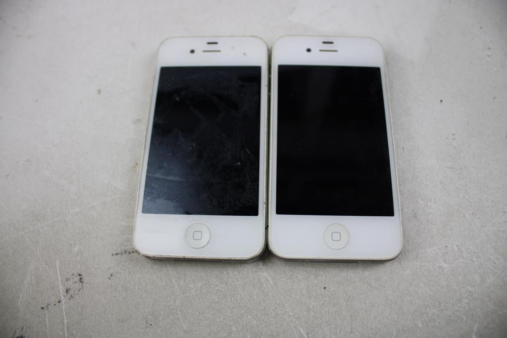 Apple IPhone Lot, 2 Pieces, Sold For Parts