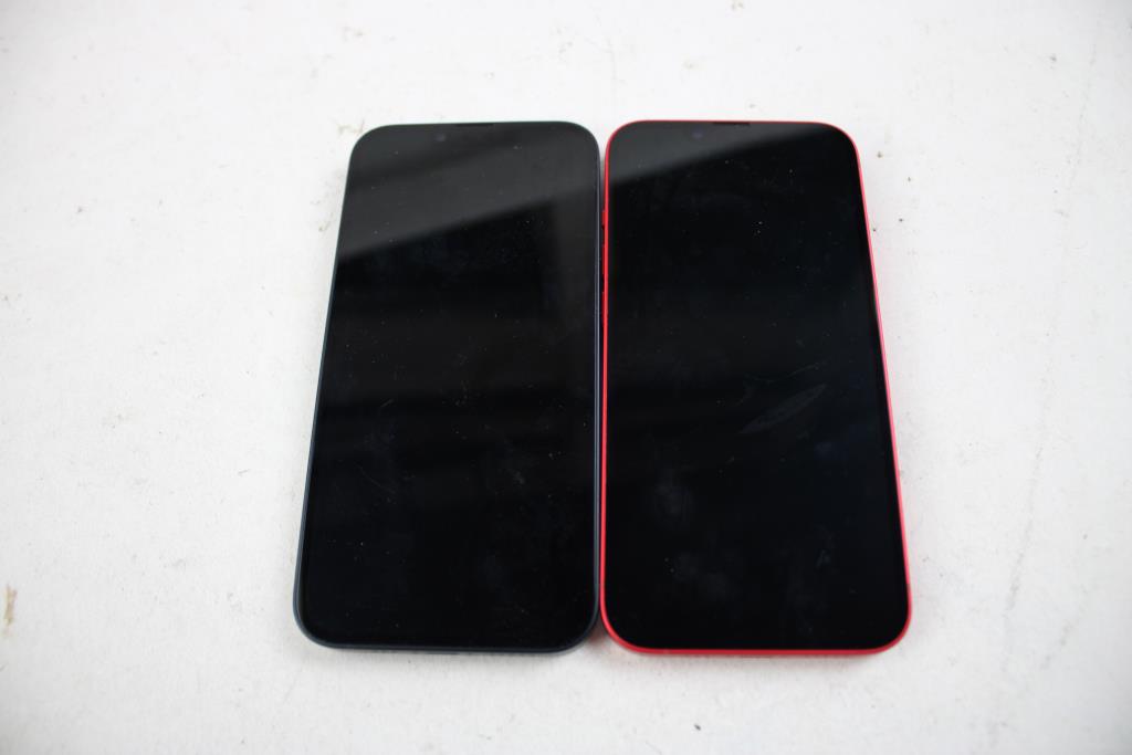 Apple IPhone Lot, 2 Pieces, Sold For Parts