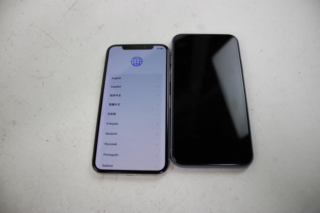 Apple IPhone Lot, 2 Pieces, Sold For Parts