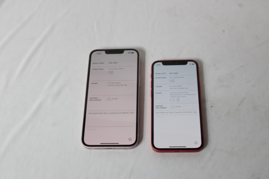 Apple IPhone Lot, 2 Pieces, Sold For Parts