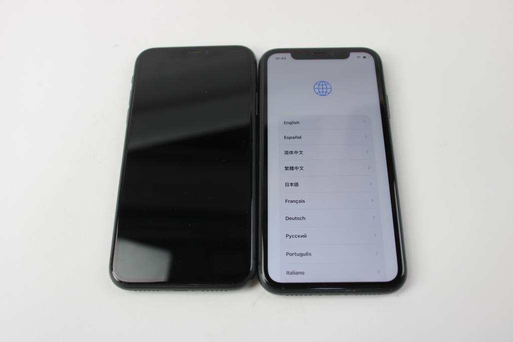 Apple IPhone Lot, 2 Pieces, Sold For Parts