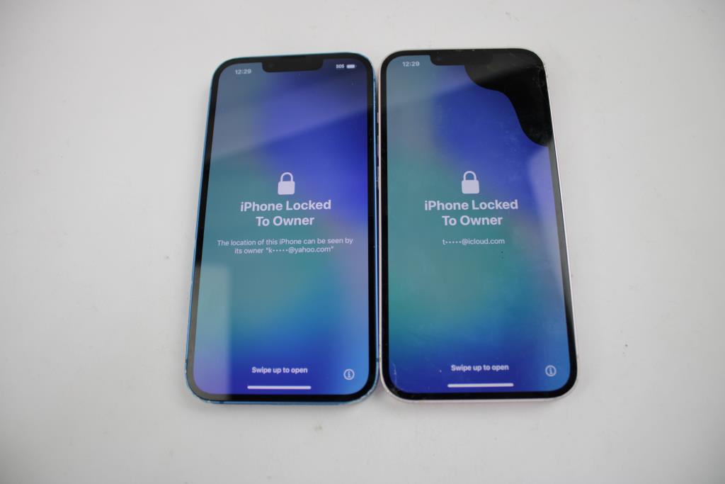 Apple IPhone Lot, 2 Pieces  Sold For Parts