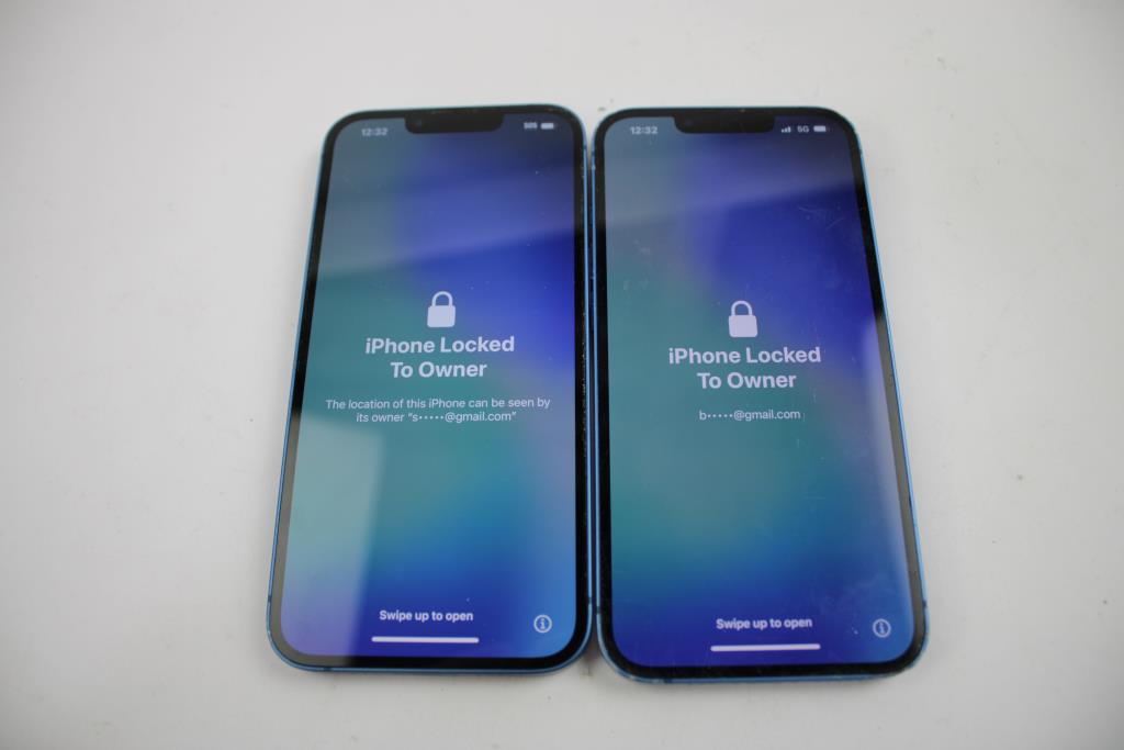 Apple IPhone Lot, 2 Pieces  Sold For Parts