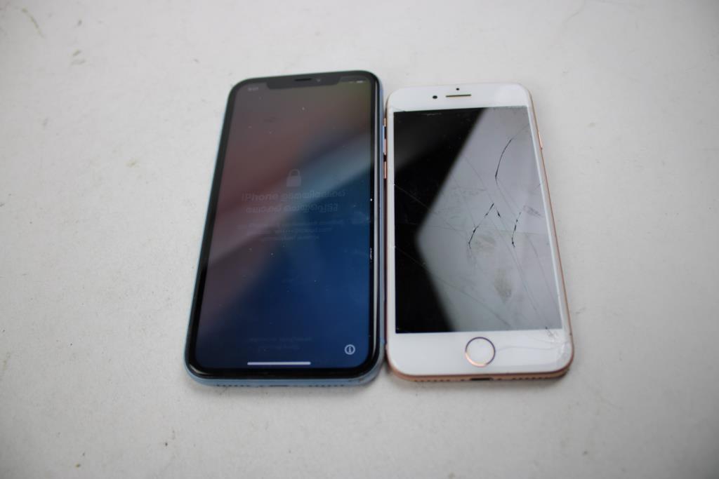 Apple IPhone Lot, 2 Pieces, Sold For Parts