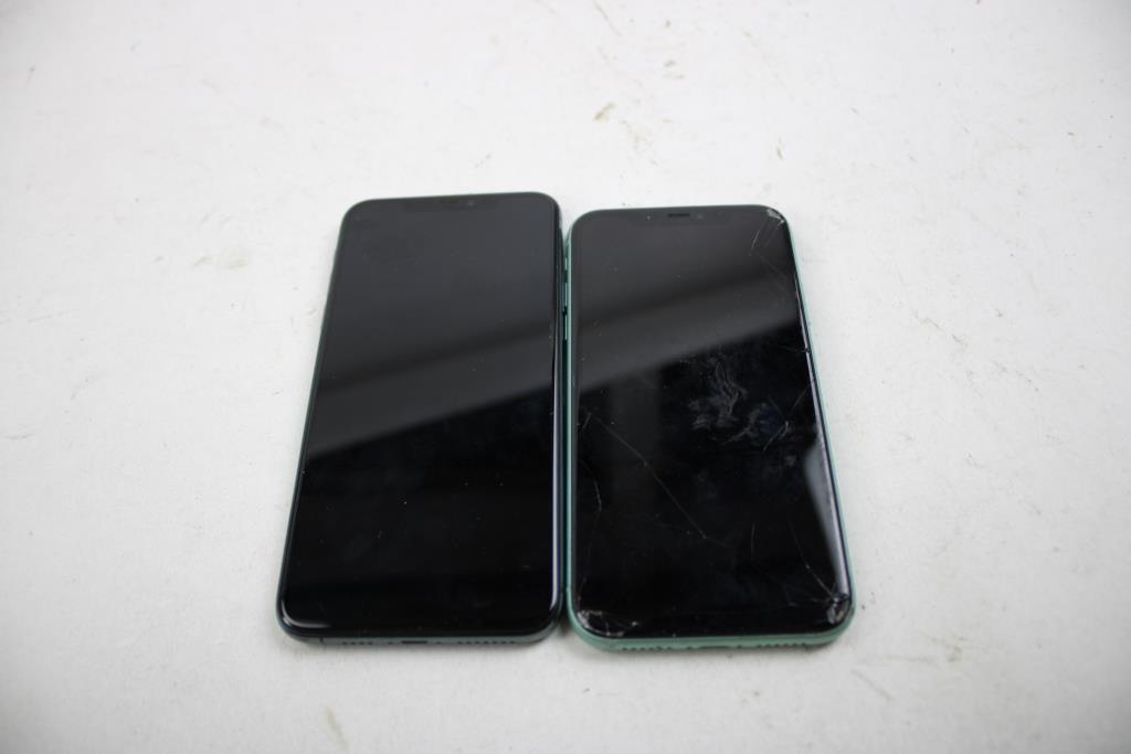 Apple IPhone Lot, 2 Pieces  Sold For Parts