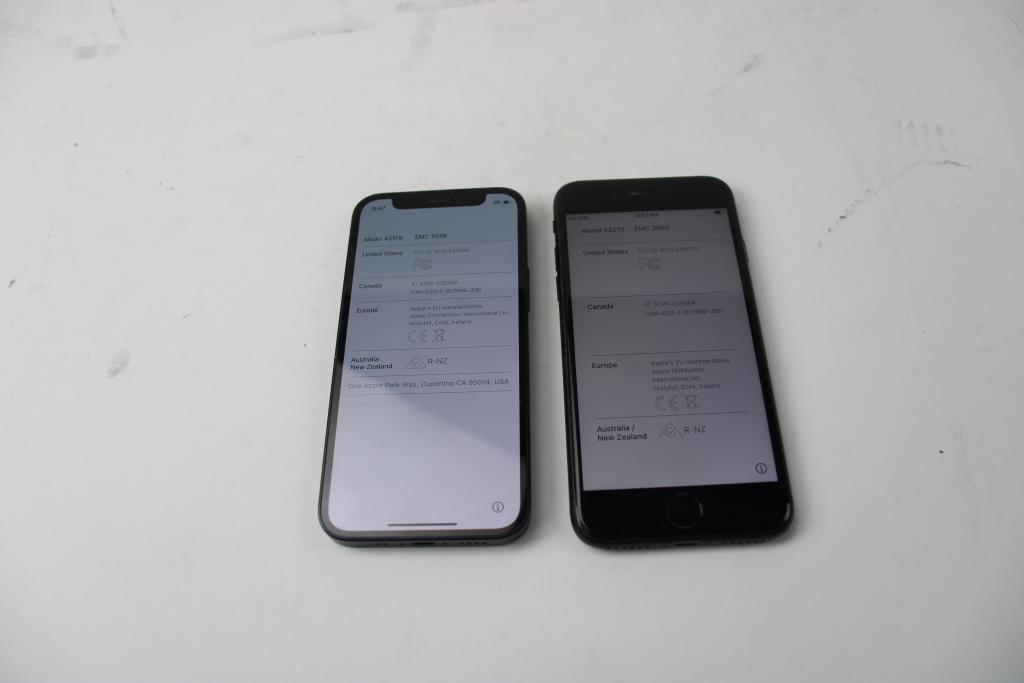 Apple IPhone Lot, 2 Pieces, Sold For Parts