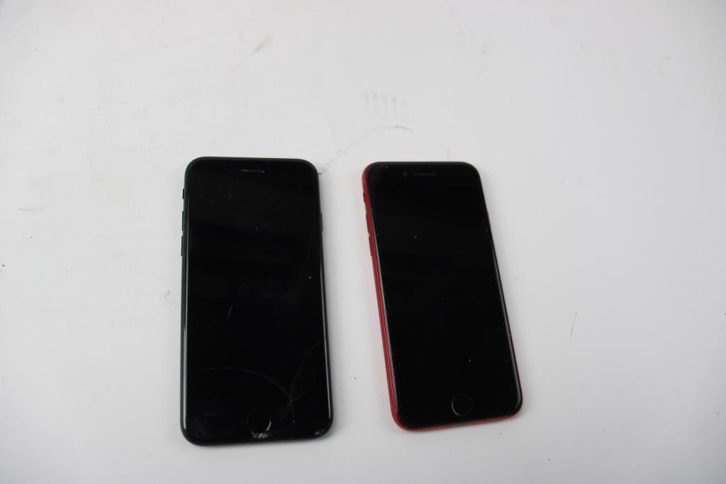 Apple IPhone Lot, 2 Pieces, Sold For Parts