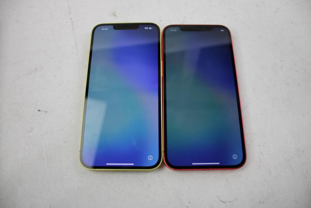 Apple IPhone Lot, 2 Pieces, Sold For Parts