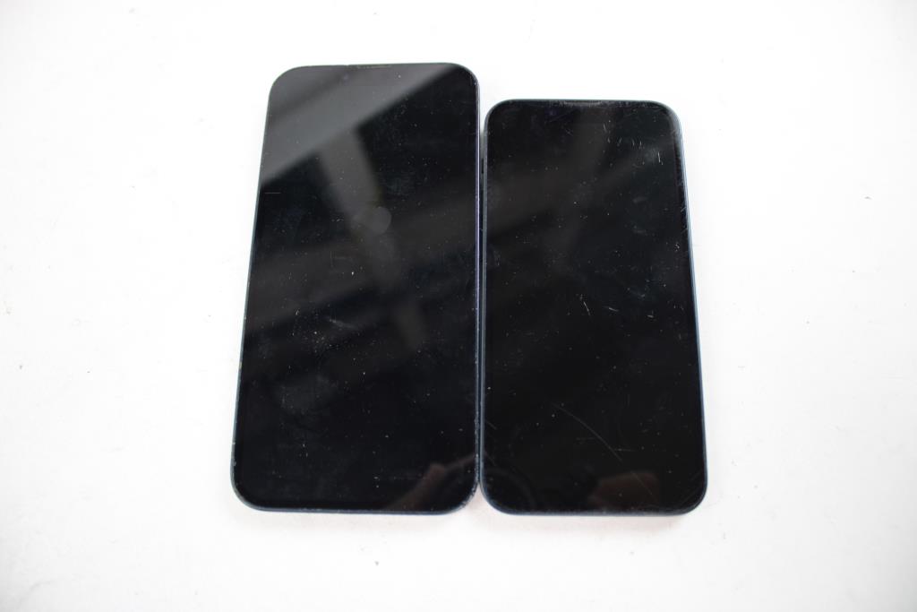 Apple IPhone Lot, 2 Pieces  Sold For Parts