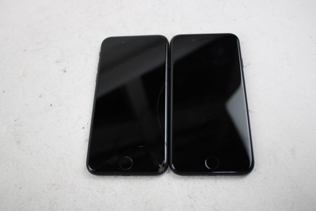 Apple IPhone Lot, 2 Pieces  Sold For Parts