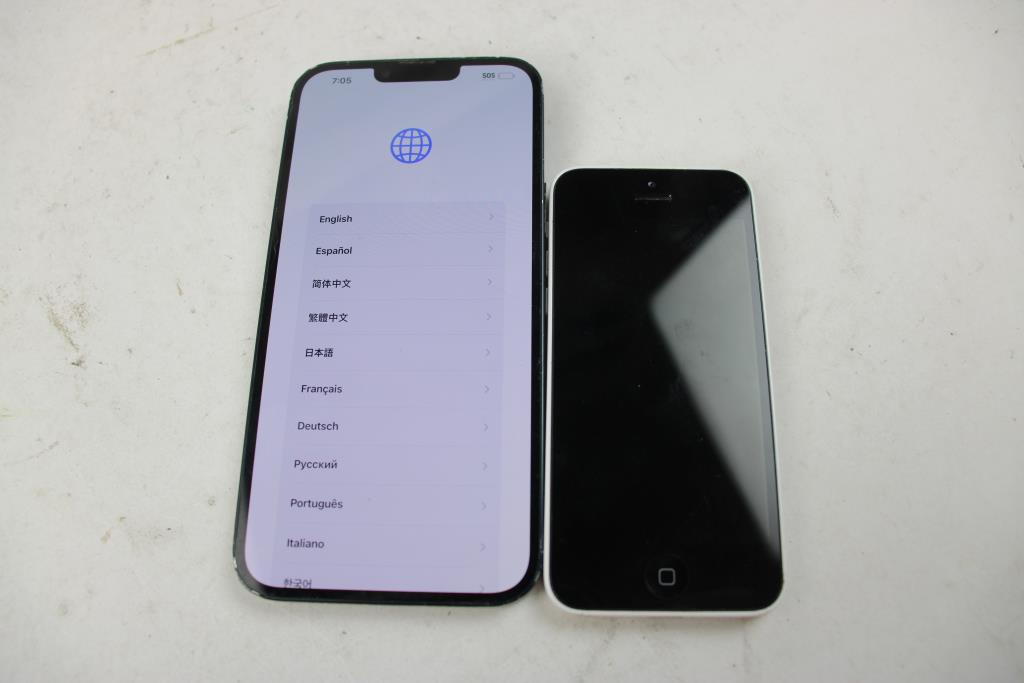 Apple IPhone Lot, 2 Pieces  Sold For Parts