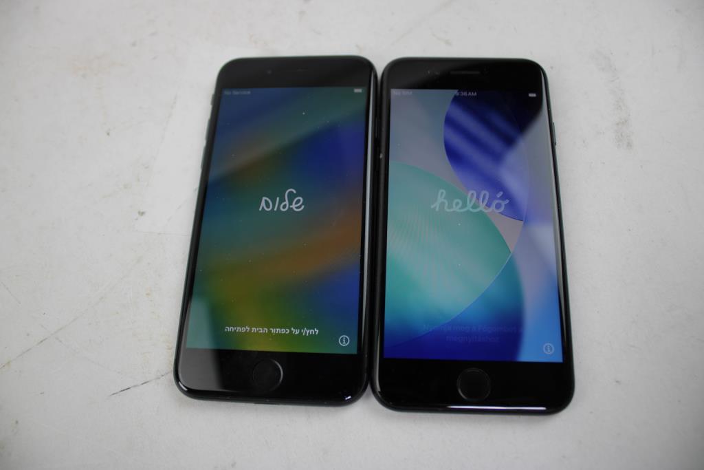 Apple IPhone Lot, 2 Pieces, Sold For Parts