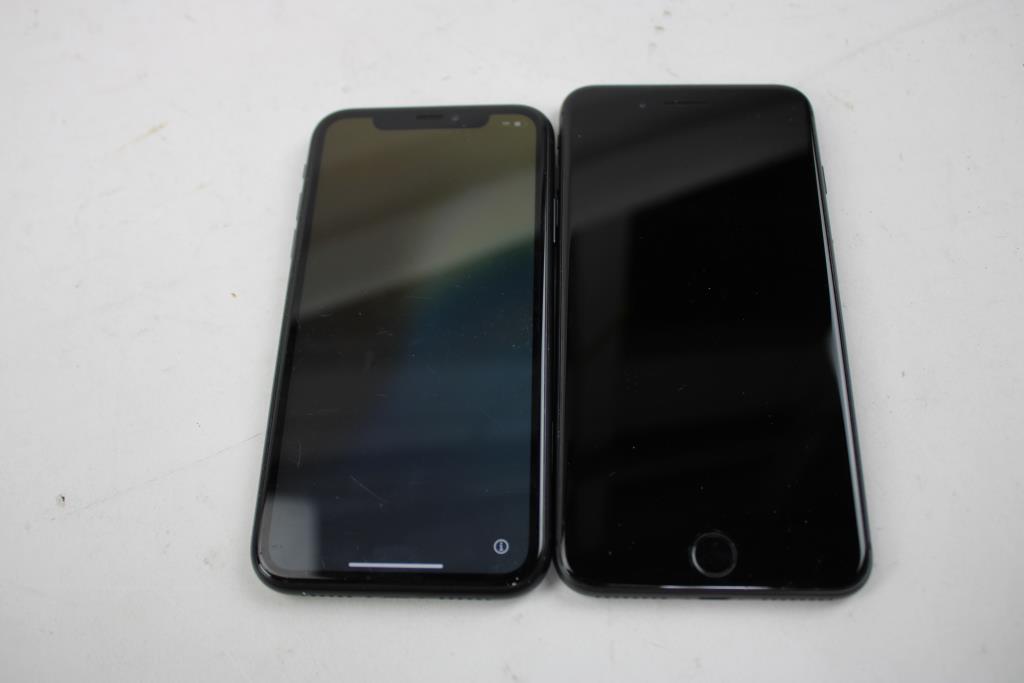Apple IPhone Lot, 2 Pieces, Sold For Parts