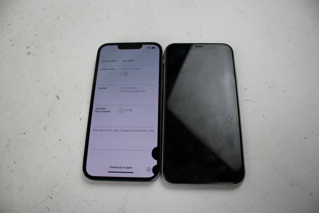 Apple IPhone Lot, 2 Pieces  Sold For Parts