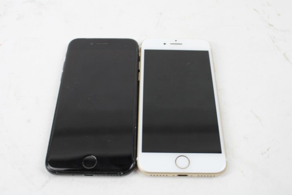 Apple IPhone Lot, 2 Pieces, Sold For Parts