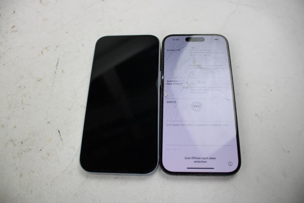 Apple IPhone Lot, 2 Pieces  Sold For Parts