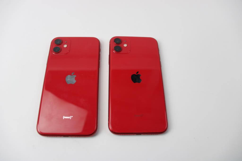 Apple IPhone Lot, 2 Pieces, Sold For Parts