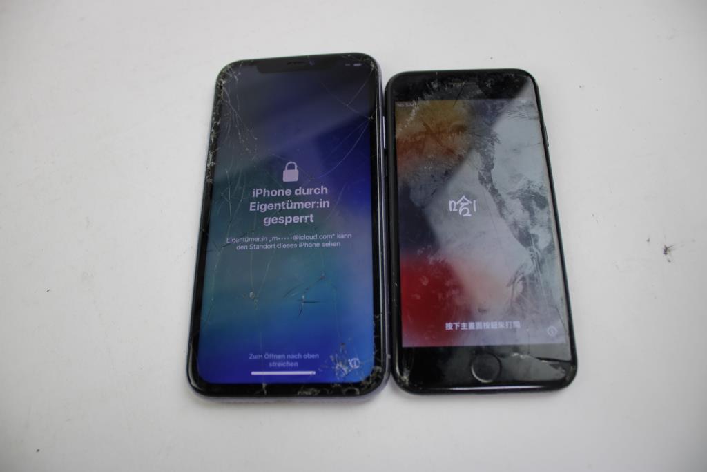 Apple IPhone Lot, 2 Pieces, Sold For Parts