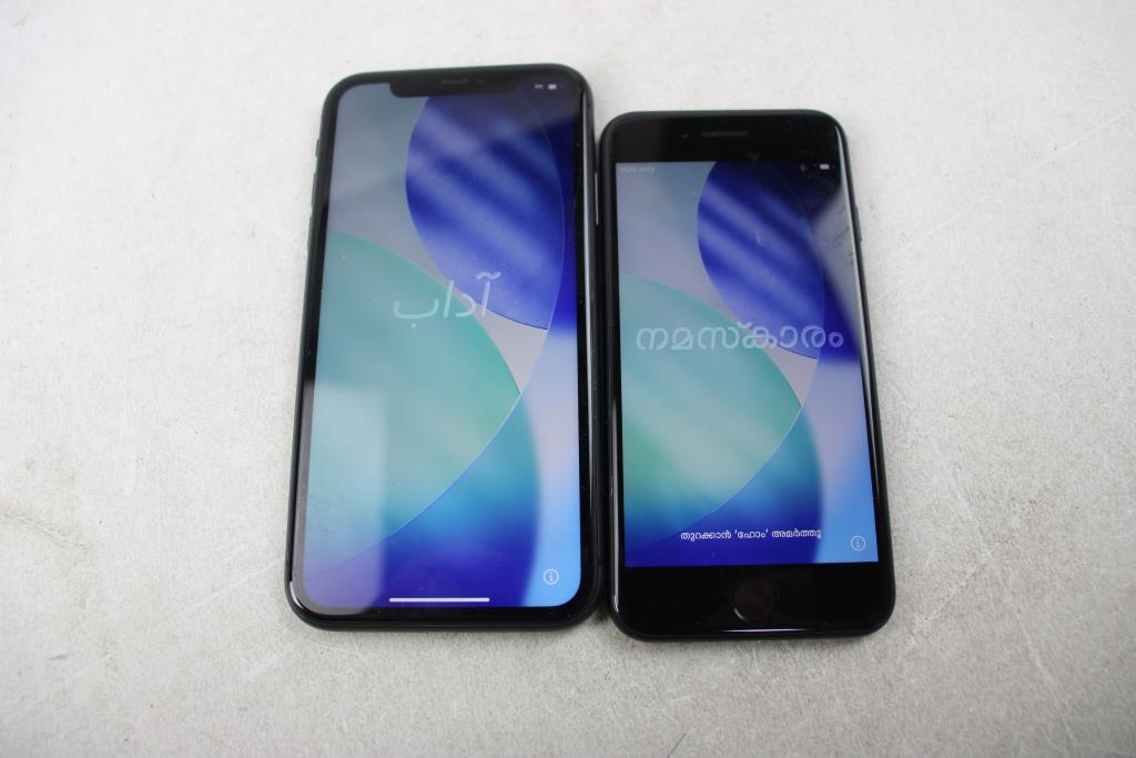 Apple IPhone Lot, 2 Pieces, Sold For Parts