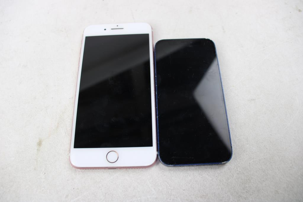 Apple IPhone Lot, 2 Pieces, Sold For Parts