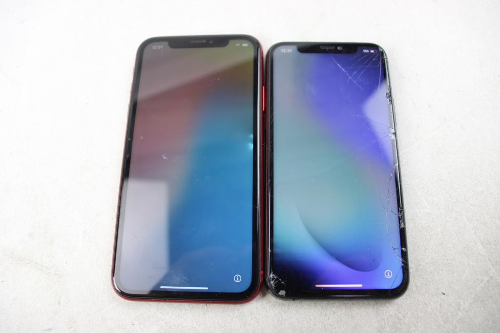 Apple IPhone Lot, 2 Pieces, Sold For Parts