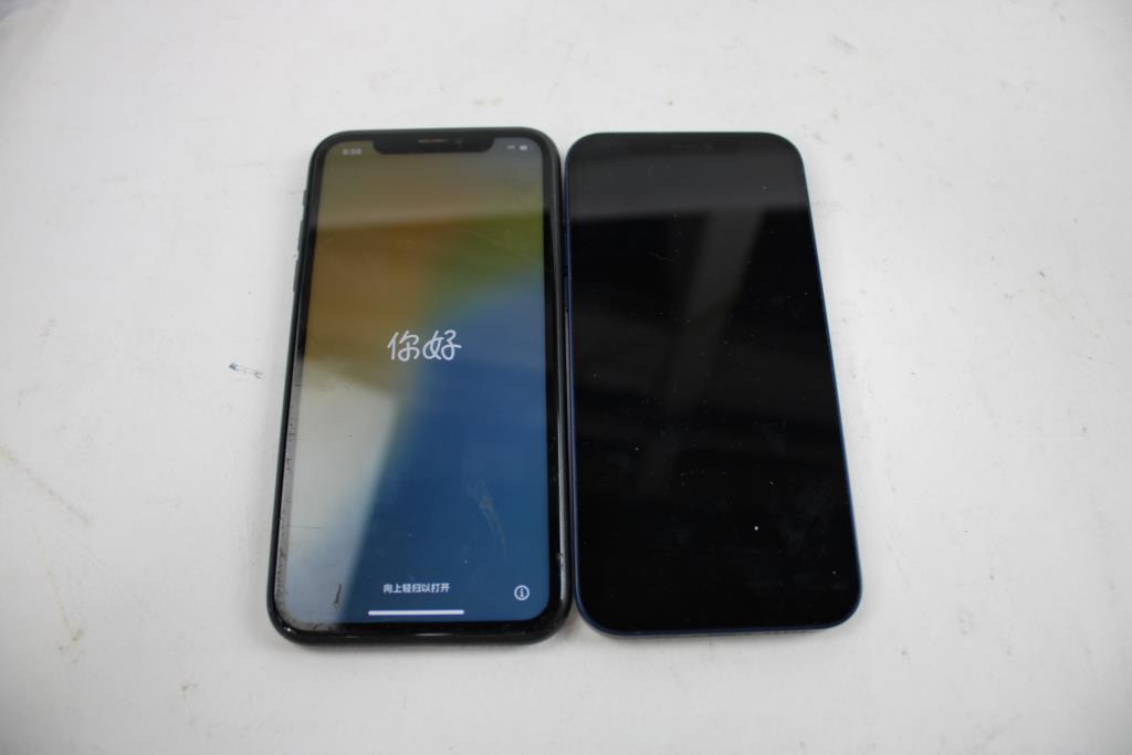 Apple IPhone Lot, 2 Pieces, Sold For Parts