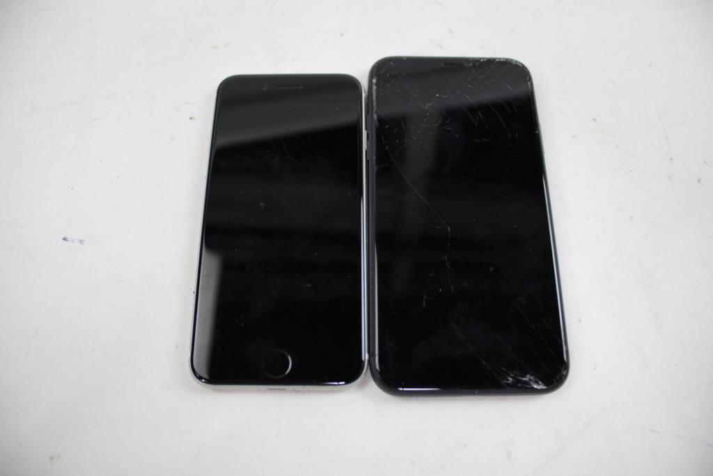Apple IPhone Lot, 2 Pieces Sold For Parts