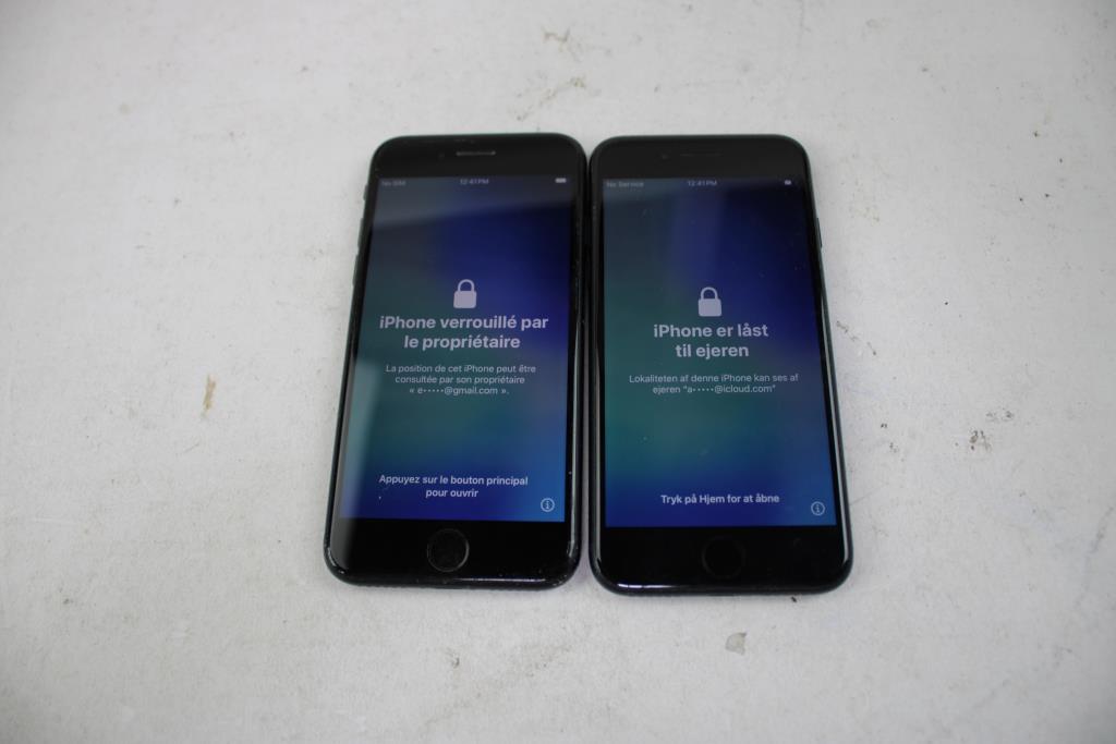 Apple IPhone Lot, 2 Pieces, Sold For Parts