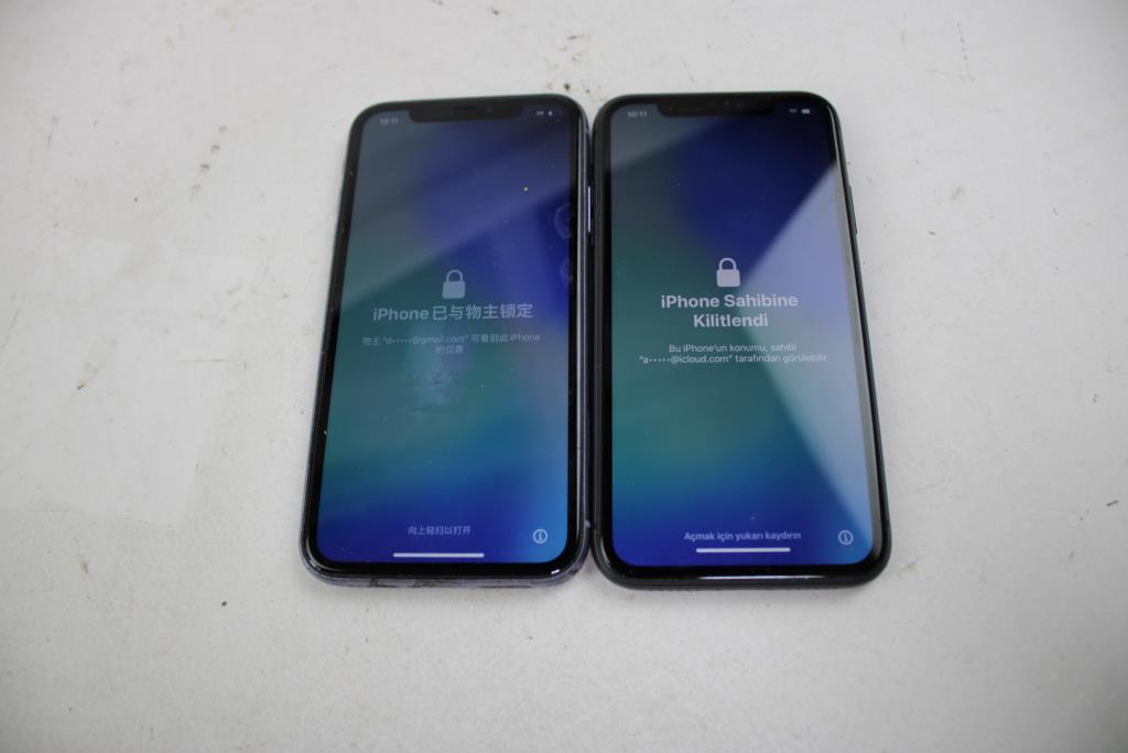 Apple IPhone Lot, 2 Pieces, Sold For Parts