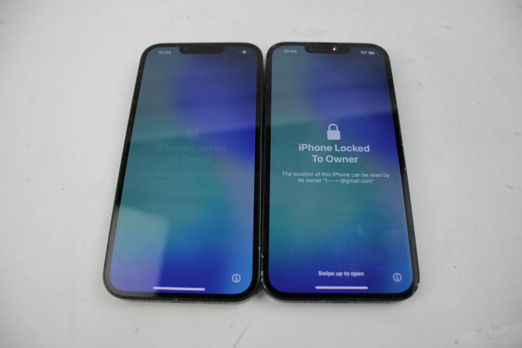 Apple IPhone Lot, 2 Pieces  Sold For Parts