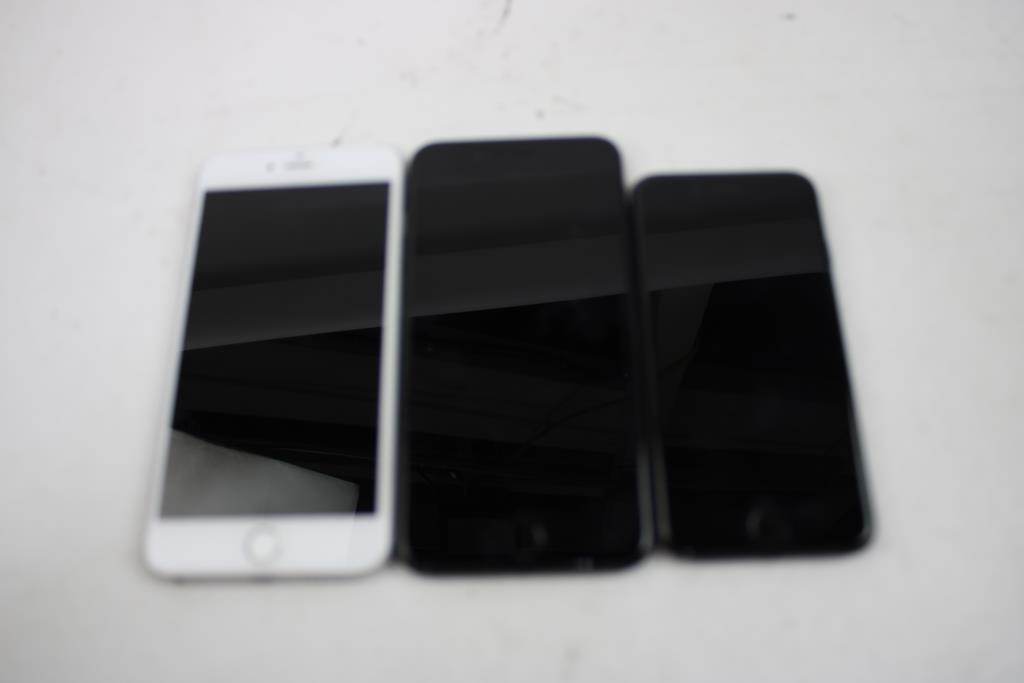 Apple IPhone Lot, 3 Pieces  Sold For Parts