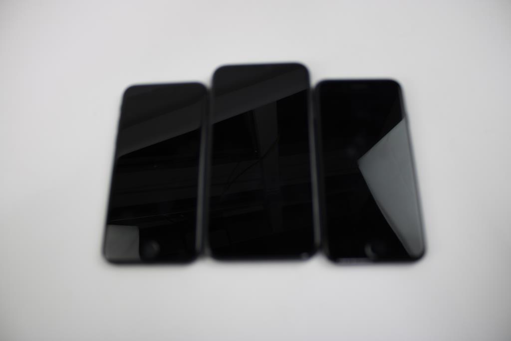Apple IPhone Lot, 3 Pieces  Sold For Parts