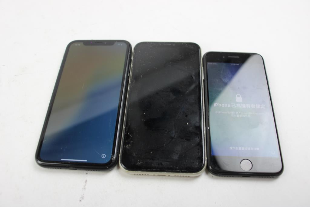 Apple IPhone Lot, 3 Pieces  Sold For Parts