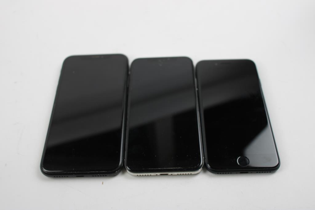 Apple IPhone Lot, 3 Pieces  Sold For Parts