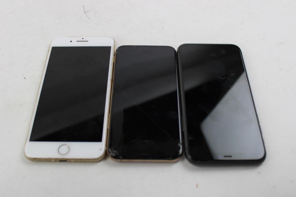 Apple IPhone Lot, 3  Pieces  Sold For Parts