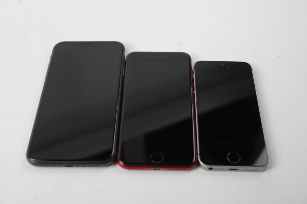 Apple IPhone Lot, 3 Pieces, Sold For Parts