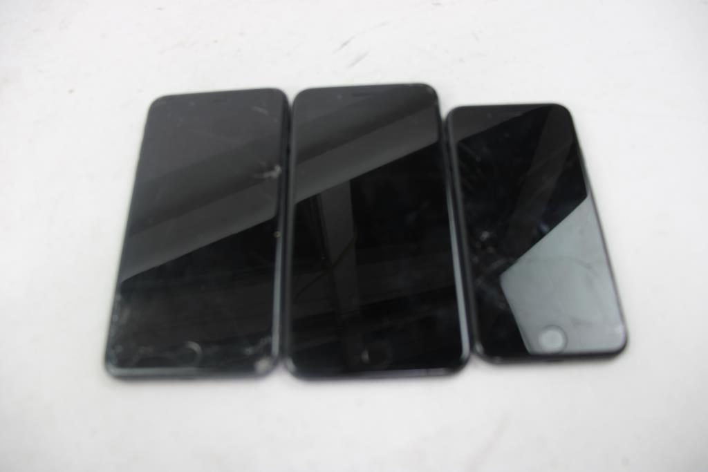 Apple IPhone Lot, 3 Pieces  Sold For Parts