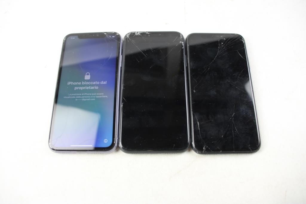 Apple IPhone Lot, 3 Pieces, Sold For Parts