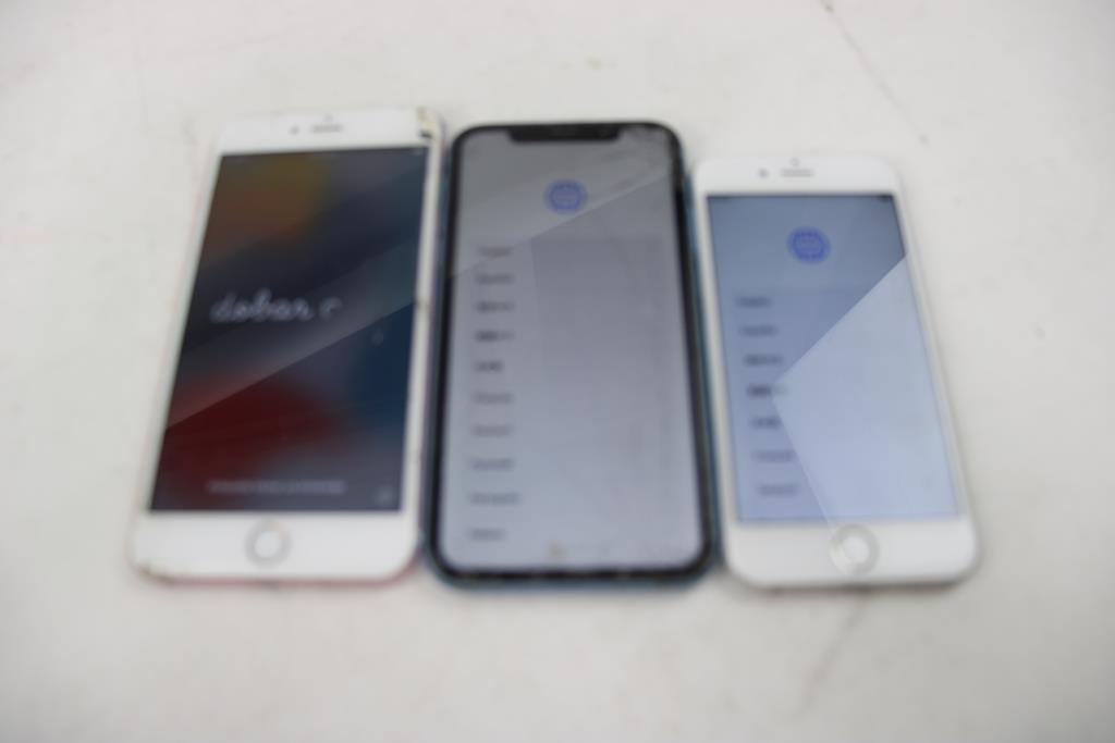 Apple IPhone Lot, 3 Pieces  Sold For Parts