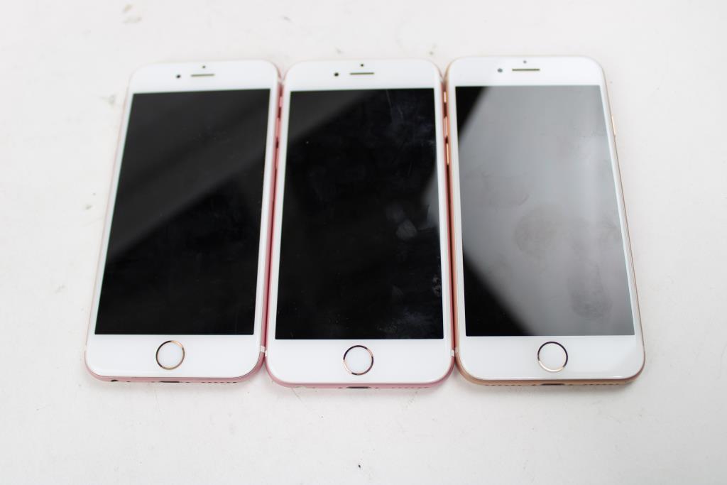 Apple IPhone Lot, 3 Pieces  Sold For Parts