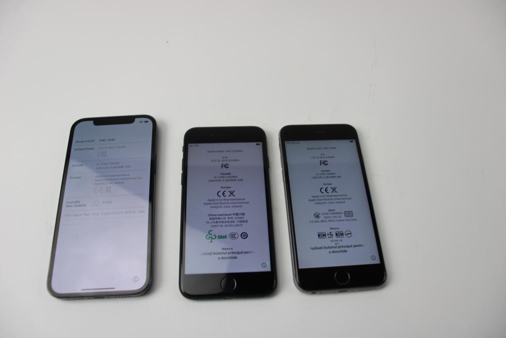 Apple IPhone Lot, 3 Pieces, Sold For Parts